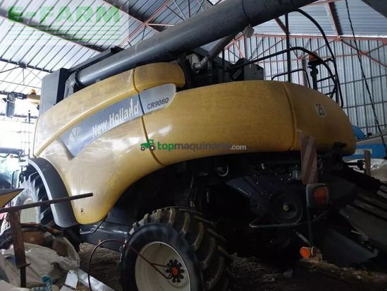 Cosechadora de Cereal - New Holland - cr9060