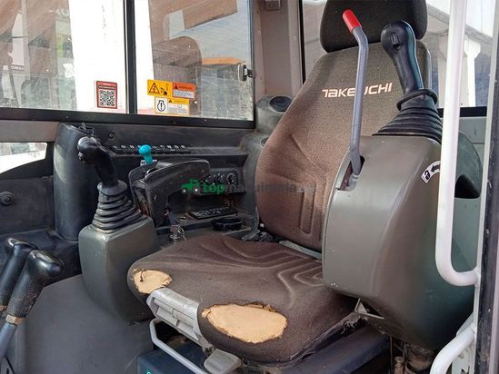 Miniexcavadora TAKEUCHI TB290