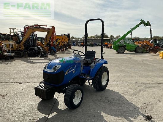 Tractor agrícola - New Holland - boomer 25 tractor (st25862)