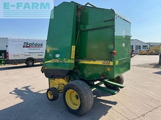 Empacadora gigant - John Deere - 592