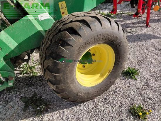 Empacadora gigant - John Deere - v 461 m rc 13 filet
