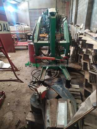 Vibrador frontal articulado 