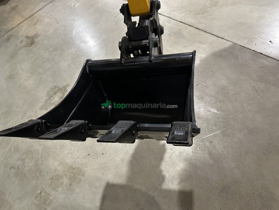 Excavadora  MB CDM6025