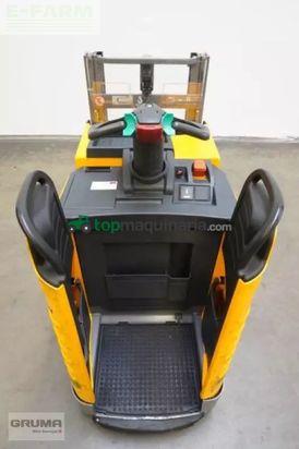 Elevadora - Jungheinrich - erd220