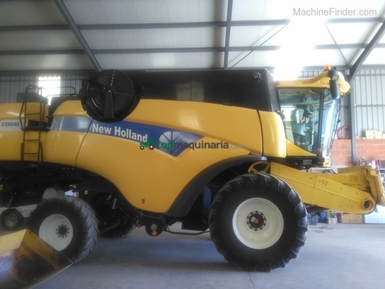 Cosechadora de Cereal - New Holland - CX8040