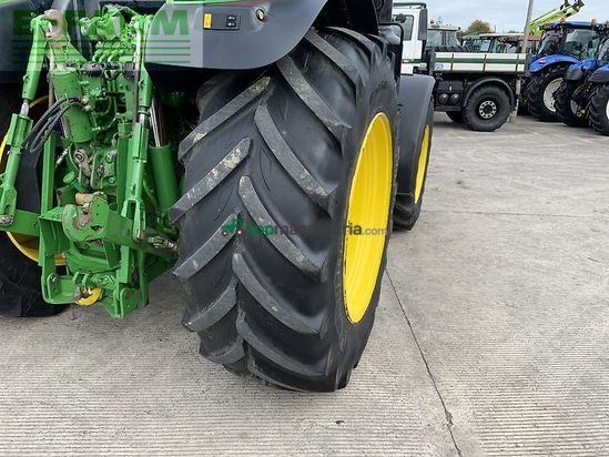 Tractor agrícola - John Deere - 6215r tractor (st24428)