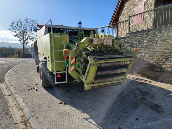 Empacadora gigant - Claas - Quadrant 1200