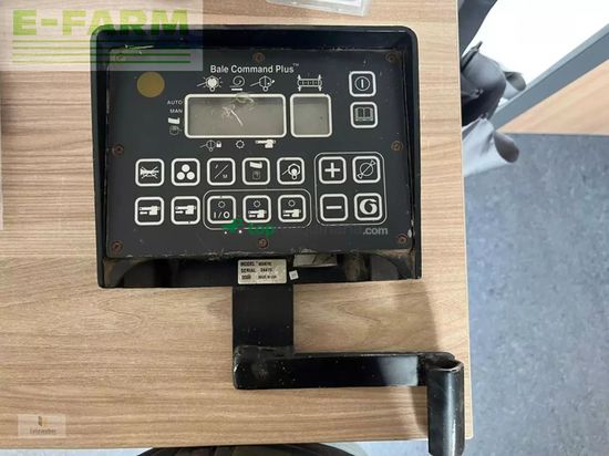 Empacadora gigant - New Holland - 658