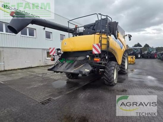Cosechadora de Cereal - New Holland - cr 9080