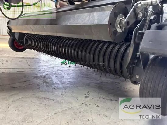 Empacadora gigant - Claas - quadrant 5200 fc t