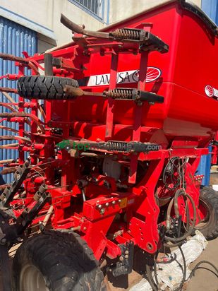 Sembradora lamusa de 5 m seminueva