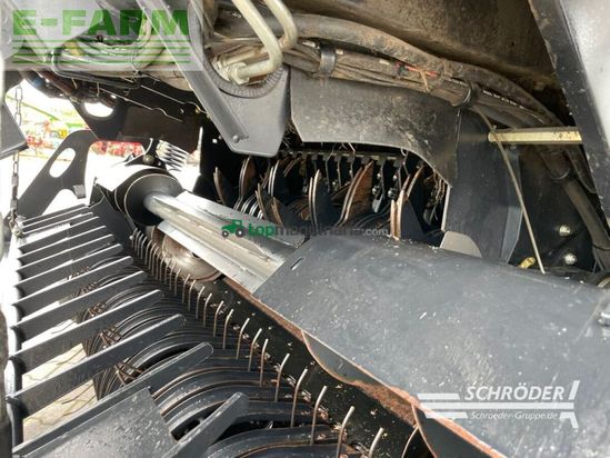 Empacadora gigant - New Holland - roll-belt 180 cropcutter