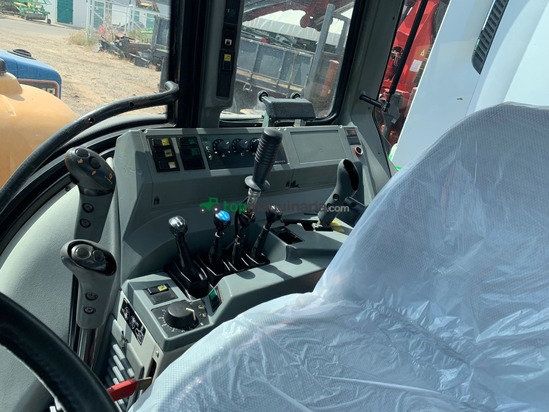 Tractor agrícola - Valtra -  6750-4 CON PALA