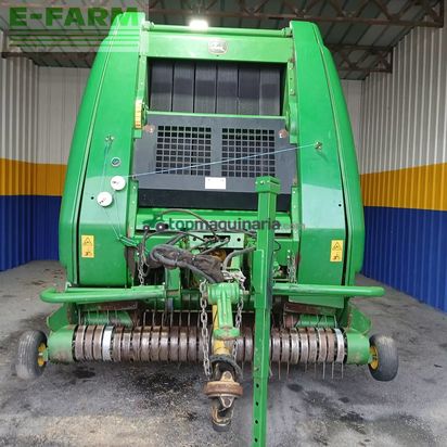 Empacadora gigant - John Deere - 864
