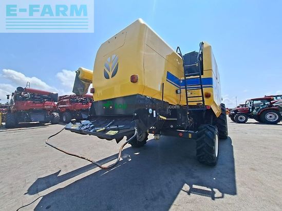 Cosechadora de Cereal - New Holland - tc580 și heder 5.4 m + cărucior