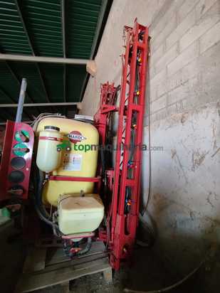 Pulverizador suspendido Hardi modelo Máster 1600 