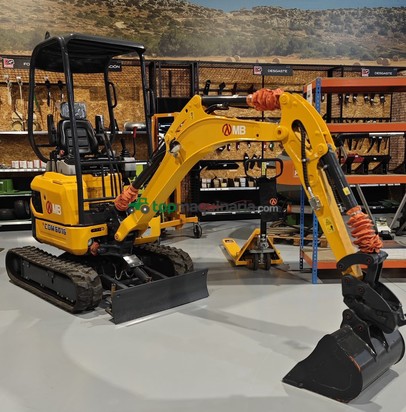 Miniexcavadora - MB CDM6016