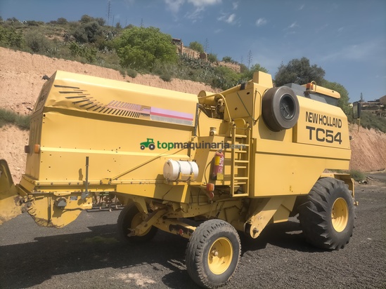 Cosechadora de Cereal - New Holland - Tc 54 