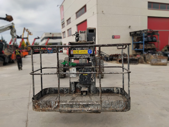 Brazo MANITOU 160ATJ EJE OSCILANTE