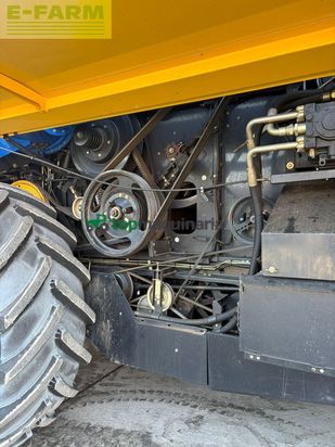 Cosechadora de Cereal - New Holland - cs 6080 mit 6,10m varifeed