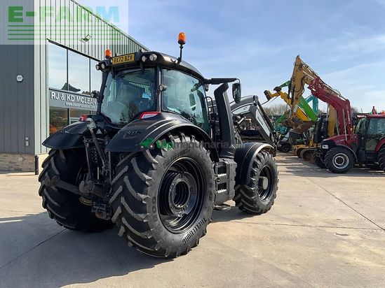 Tractor agrícola - Valtra - t235 versu tractor (st25946)