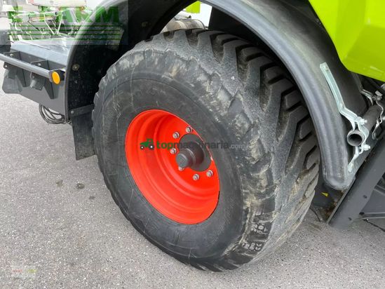 Empacadora gigant - Claas - rollant 454 rc uniwrap