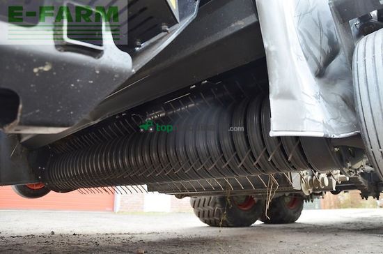 Empacadora gigant - Claas - quadrant 5300 evolution fc tan