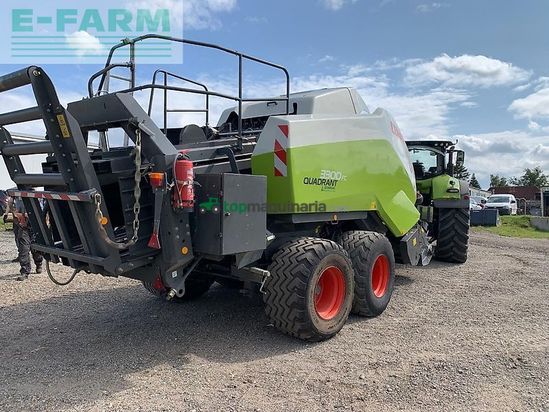 Empacadora gigant - Claas - quadrant 3300