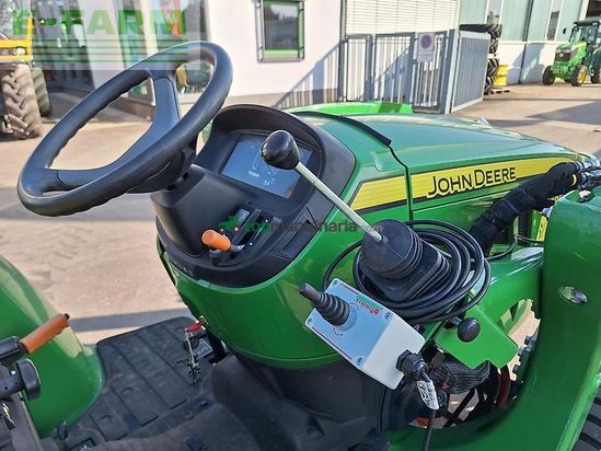 Tractor agrícola - John Deere - 3038e