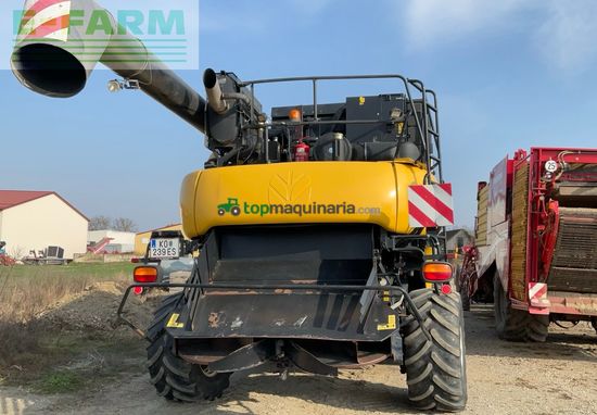 Cosechadora de Cereal - New Holland - CR9090