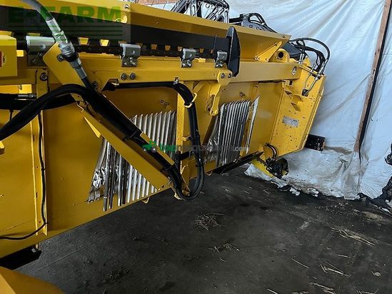 Cosechadora de Cereal - New Holland - cr 9.80