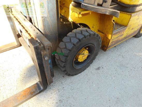 Elevadora - Nissan - fd01a18q triplex 4,7m
