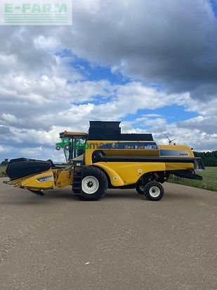 Cosechadora de Cereal - New Holland - cs 660