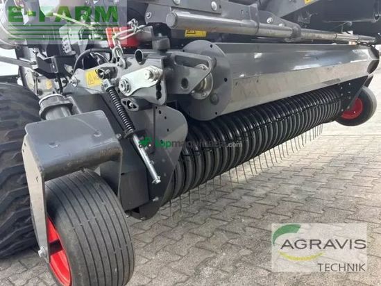 Empacadora gigant - Claas - variant 585 rc pro