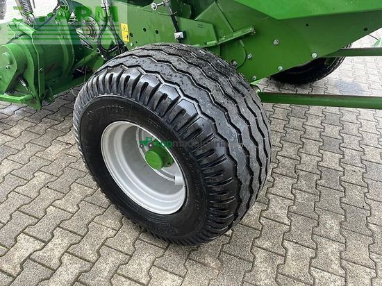 Empacadora gigant - Krone - comprima f 125 xc