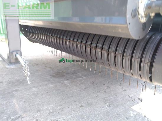 Empacadora gigant - Claas - rollant 520 rc