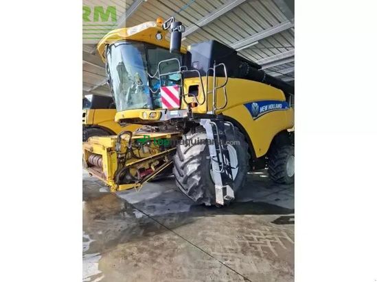 Cosechadora de Cereal - New Holland - cr9080