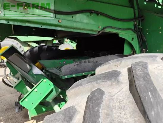 Cosechadora de Cereal - John Deere - w550
