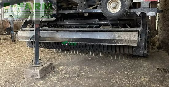 Empacadora gigant - New Holland - roll-belt 180 superfeed