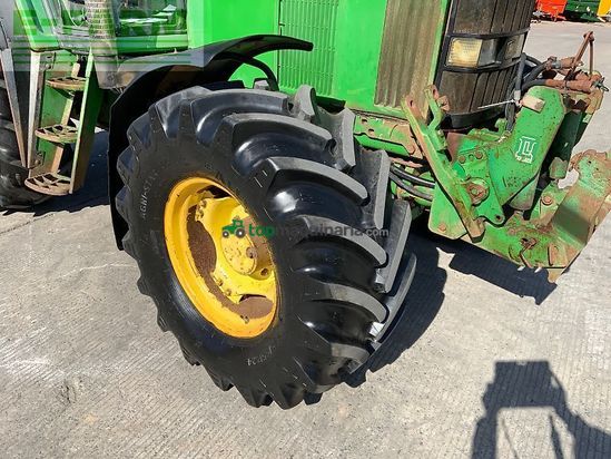 Tractor agrícola - John Deere - 6810 tractor (st23891)