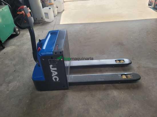 Transpaleta eléctrica JAC CBD20.