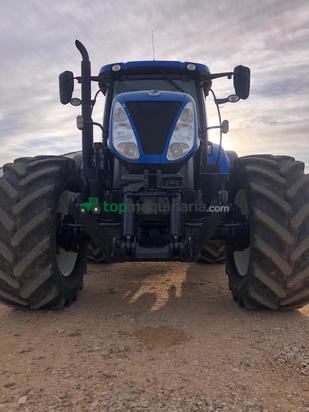 Tractor agrícola - New Holland - T7.235SW con pala 