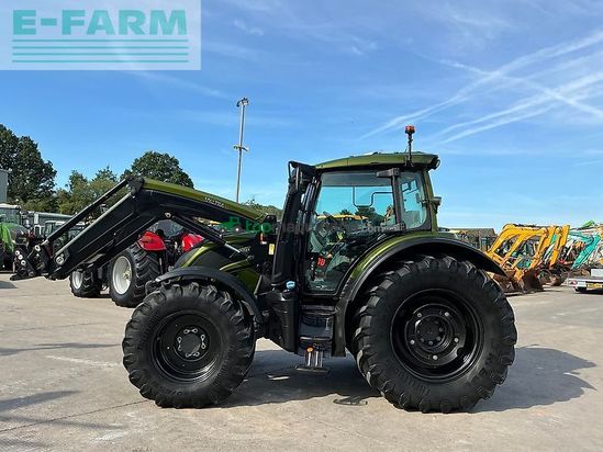 Tractor agrícola - Valtra - n174 versu unlimited tractor (st27127)