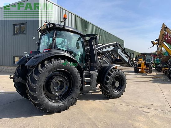 Tractor agrícola - Valtra - t235 versu tractor (st25946)