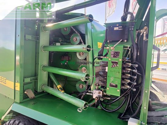 Empacadora gigant - John Deere - 678