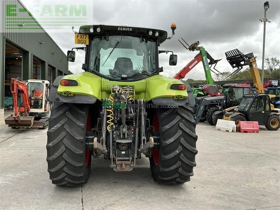 Tractor agrícola - Claas - 810 axion tractor (st27040)