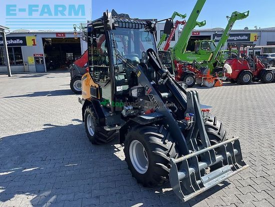 Minicargadora - Giant - 2700 hd+ mit kabine euro & heckhydraulik kat 2