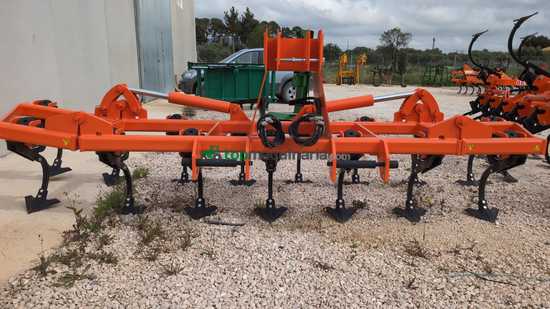 Cultivador Noli modelo CG85 de 9 a 15 brazos 