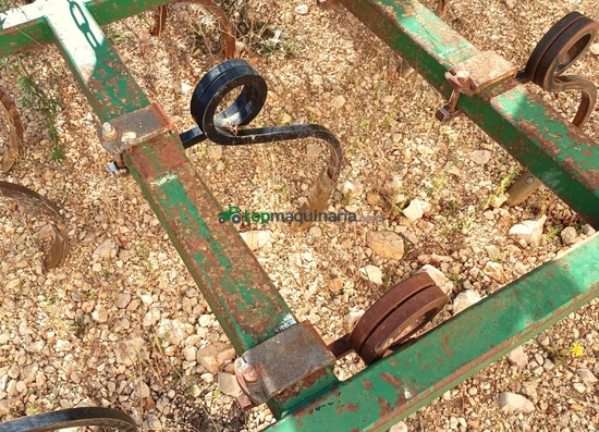 Vibrocultivador - Koskilde de 45 brazos de 20x20
