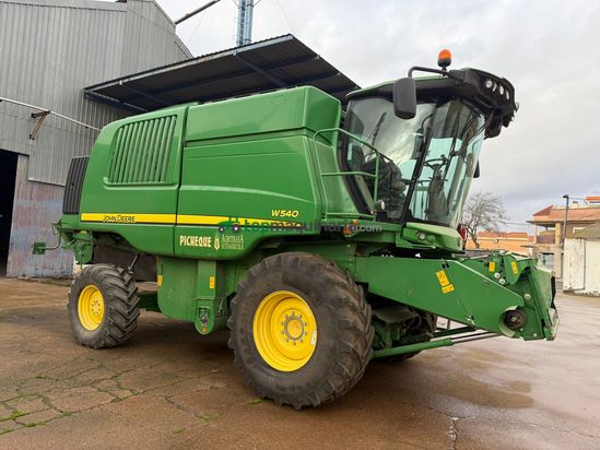 Cosechadora de Cereal - John Deere - W540
